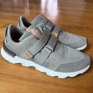 Sorel Kinetic Lite Strap Up Sneakers Shoes Dove Gray Tan Khaki Women's Size 8.5